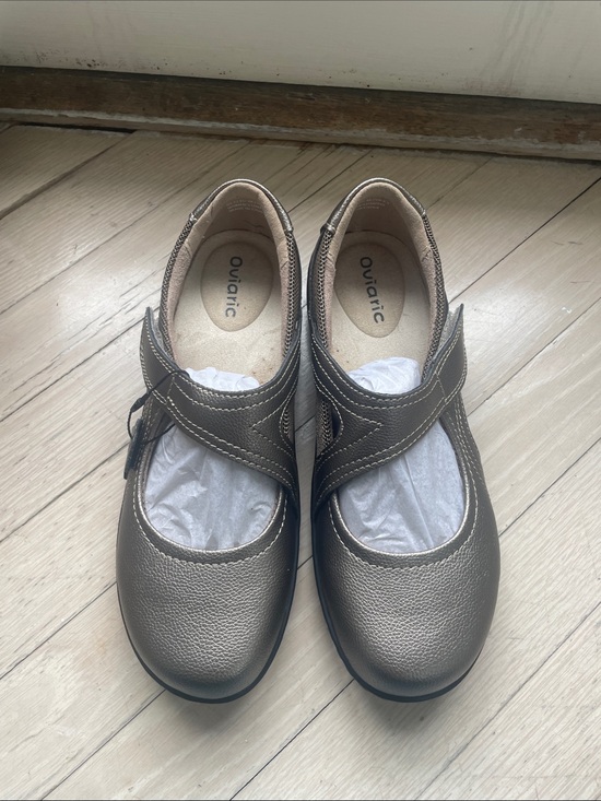 Oviaric Shoes - Brand New Oviaric size 7 Metallic Gray Mary Jane Dress Shoes for Women